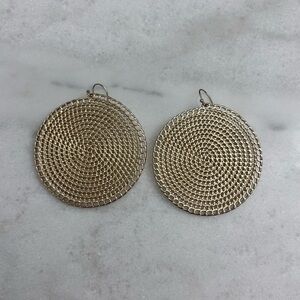 Gold round earrings